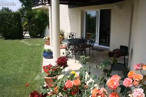 App 2 ch jardin et piscine