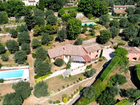 villa de luxe à vendre dans le quartier saint jean-saint christophe