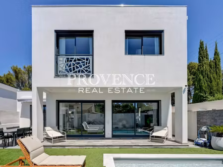 maison de luxe à vendre dans le quartier les trois lucs