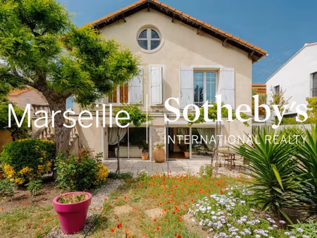 maison de luxe à vendre dans le quartier sainte anne
