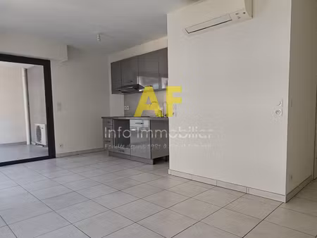 saint raphael : beau studio 30m2 climatisé