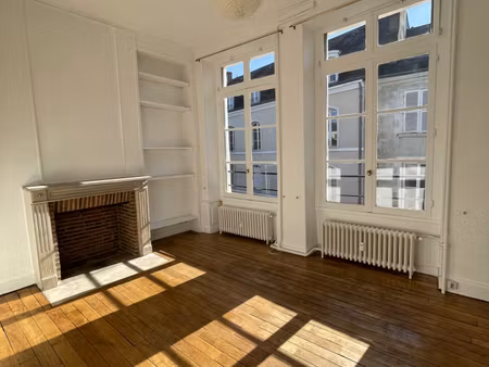 72 rue de la bretonnerie - libre - chauffage compris