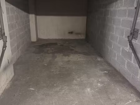 a louer garage cannes carnot