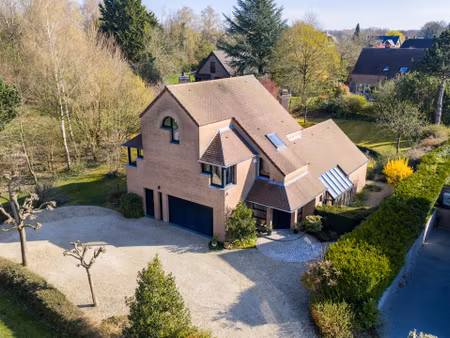 villa à vendre avec terrasse et jardin , braine-l'alleud (vbe61764)