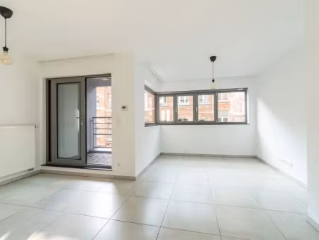 appartement à louer à rue général wangermée 6 etterbeek (vbe81098)