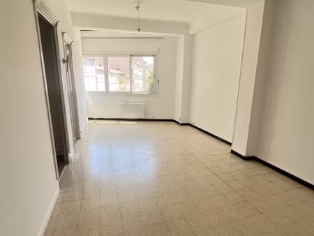 appartement type 2 bis non meublé 57m2 secteur castellane-pr