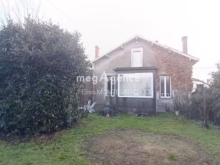 a découvrir: maison de 85m2 sur coutras, avec terrain de 900m2 et travaux à prévoir.