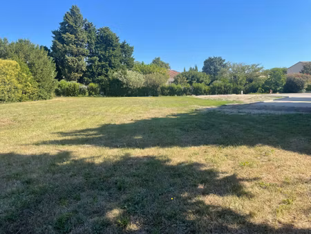 à vendre : terrains constructibles plats et bornés à camaret