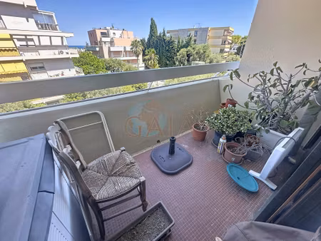 antibes roi soleil 2p avant dernier etage apercu mer parking