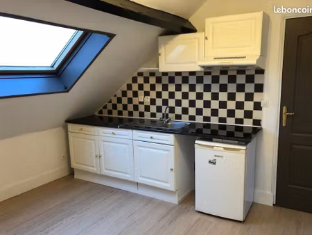 loue t2- lille hellemmes - 530 par mois cc