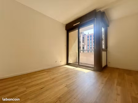 studio 1 pièce 19 m²