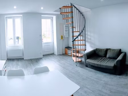 t2 meublé 42 m² entièrement rénové – entrée indépendante – blaye