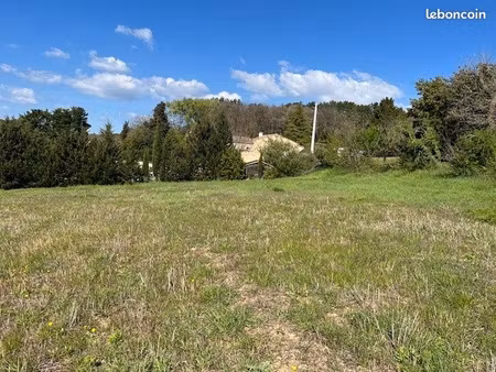 terrain 810 m² montboucher-sur-jabron