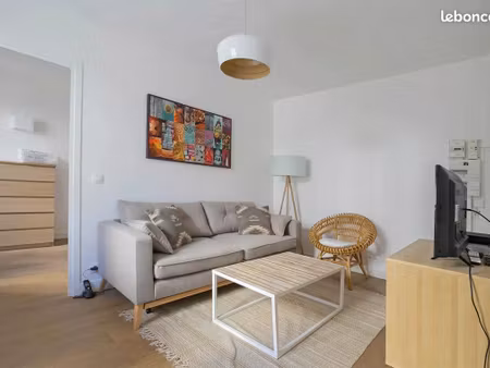 ?t 2 meublé 27.5 m² --◊-avenue montaigne angers