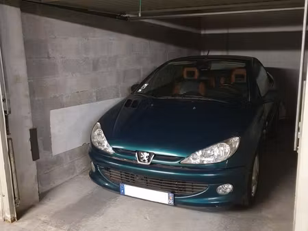 garage box fermé à louer au monastère de cimiez dans résidence sécurisée, avec portail éle