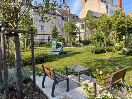 a louer t2 refait à neuf centre historique orleans