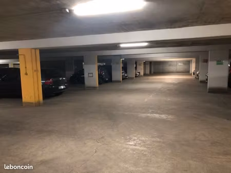 plusieurs places de parking lyon 8 a 15.000