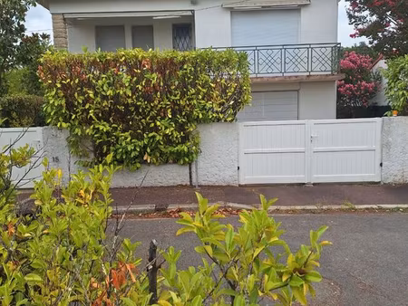 charmante maison d'architecte t4, 115m2, meublée équipée,garage, jardins, terasses, parkin