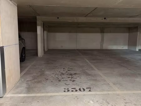 parking/box 24 m² cergy