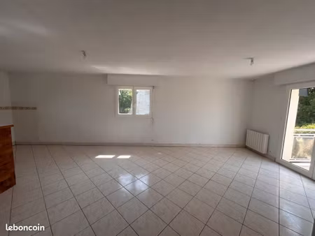 appartement t3 lumineux avec balcon & garage – hennebont (proche parc de kerbihan)
