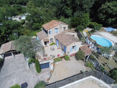 villa vue mer piscine