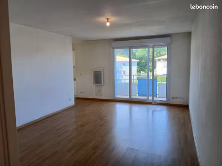 t3 lumineux, parking et cave