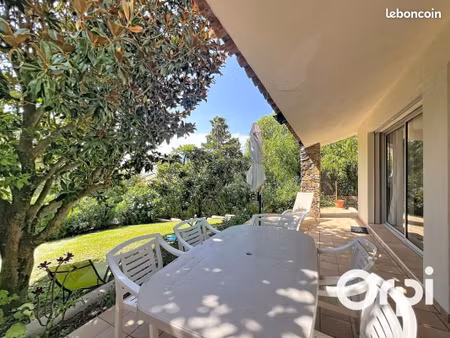 villa 4 pièces 82 m²