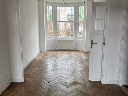 t2 de charme de 55 m² avec balcon aux portes du vieux-lille