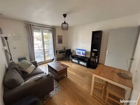 appartement f2 meublé de 31m2 avec balcon, garage