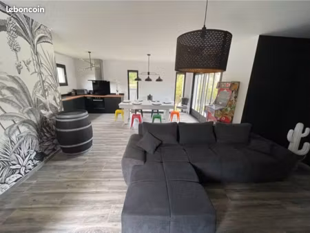jolie maison meublée