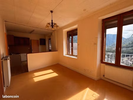 appartement 3 pièces 46 m²