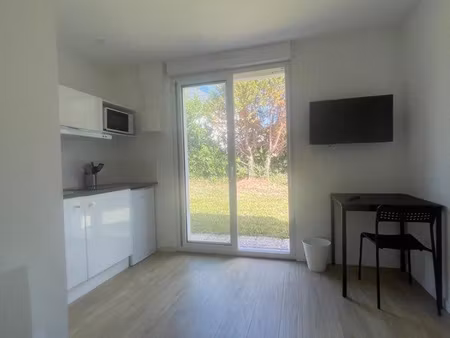 studio meublé avec parking privé