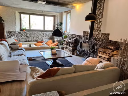 propriété de caractère 540 m² composée de 3 logements, proche genève et lac