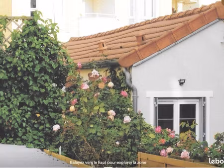petite maison indépendante avec cour privée