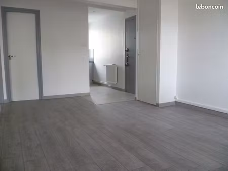 particulier loue f3 avec garage privatif - chamalieres quartier résidentiel, calme, verdoy