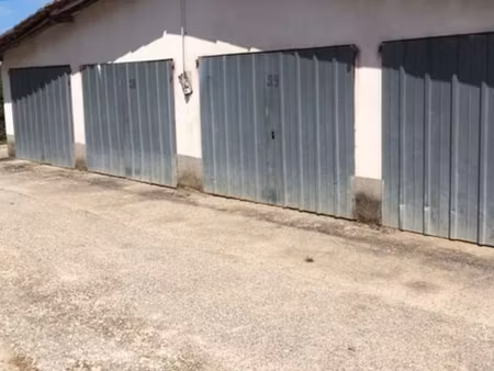 lot 18 garages