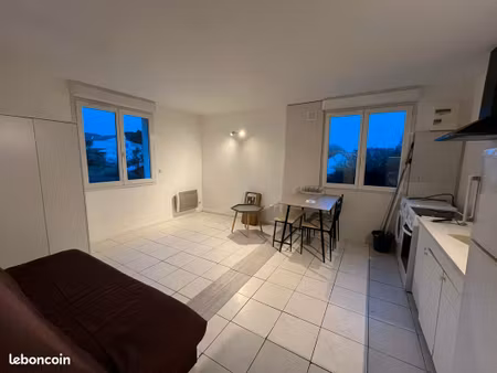 studio meublé à louer - royan
