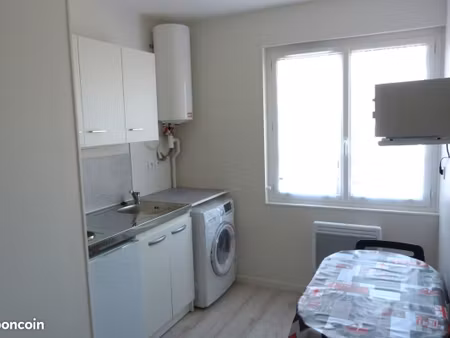 studio meuble charges comprises : eau chaude, électricité, chauffage