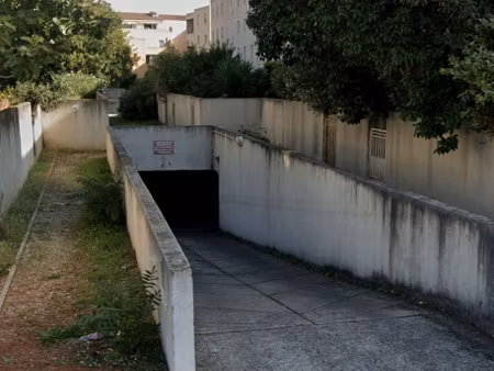 location garage box fermé
