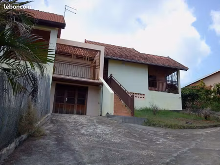 a vendre une habitation de deux logements f1 et f2 avec mezzanines