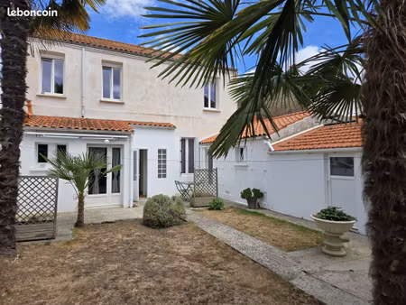 immeuble 7 pièces 140 m²