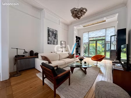 propriété 11 pièces 335 m²