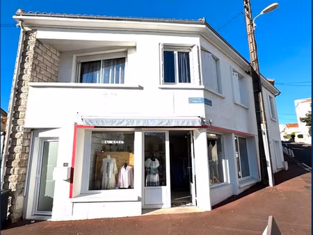 local commercial royan centre