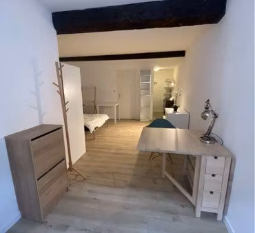 location studio meublé