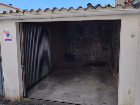a louer garage proche gare. non innondable