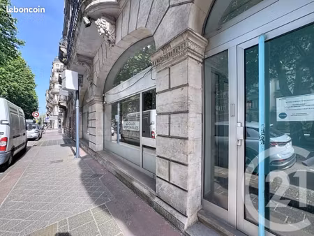commerce 146 m²