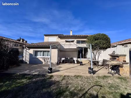 villa 5 pièces 112 m²