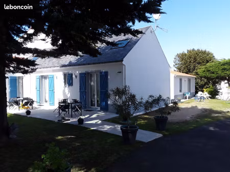 unique,coeur de ville , 15 minutes à pied de la plage, propriété de 4 maisons rénovées sur