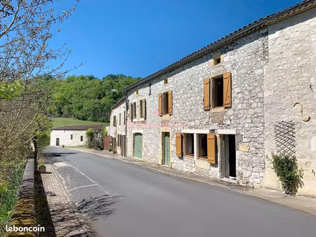 maison 2 pièces 240 m²