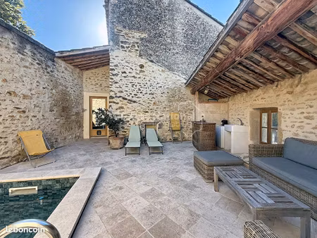 maison 9 pièces 255 m²